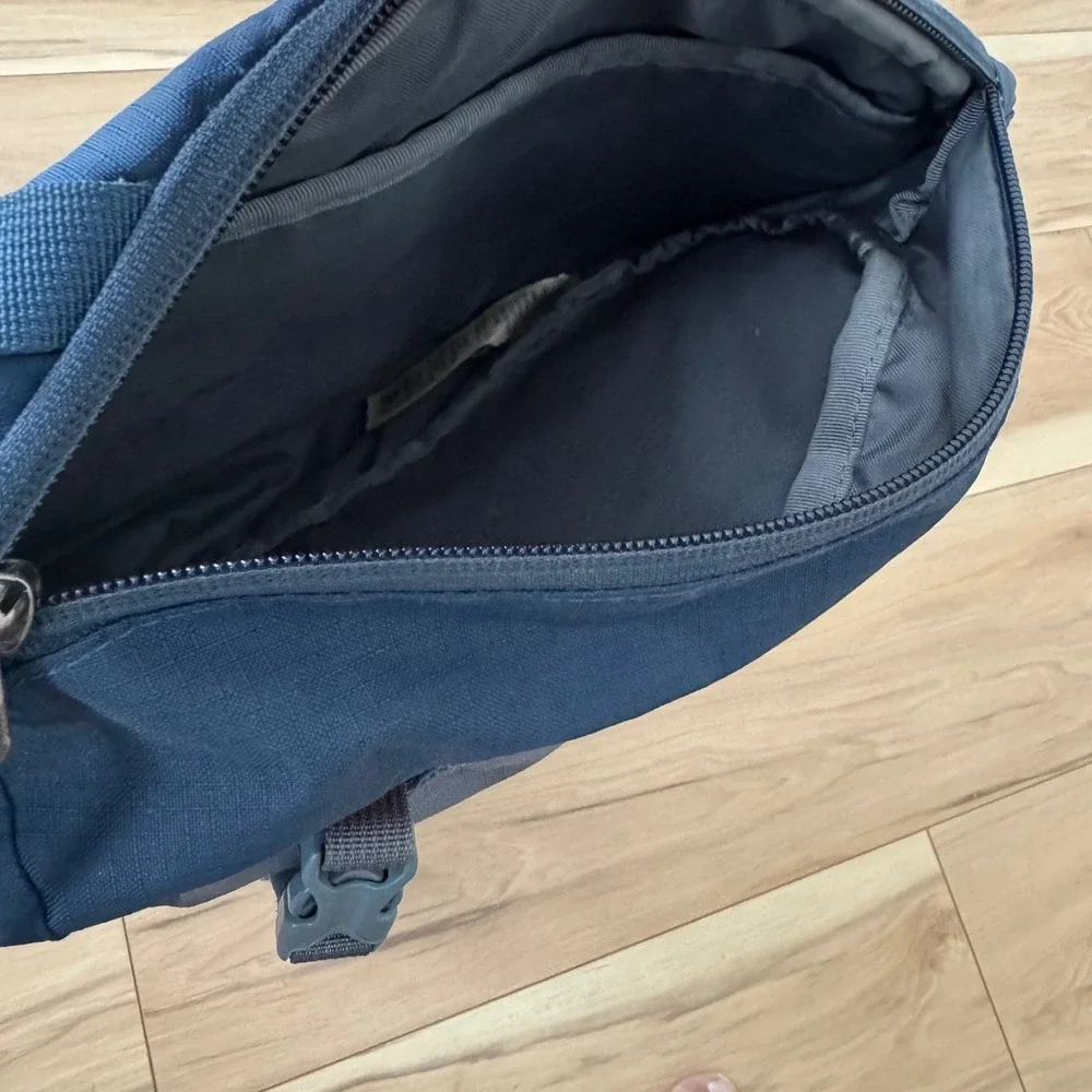 Patagonia Atom Sling 8L Backpack Sling Cross Body Bag Navy Blue Grey Orange Logo